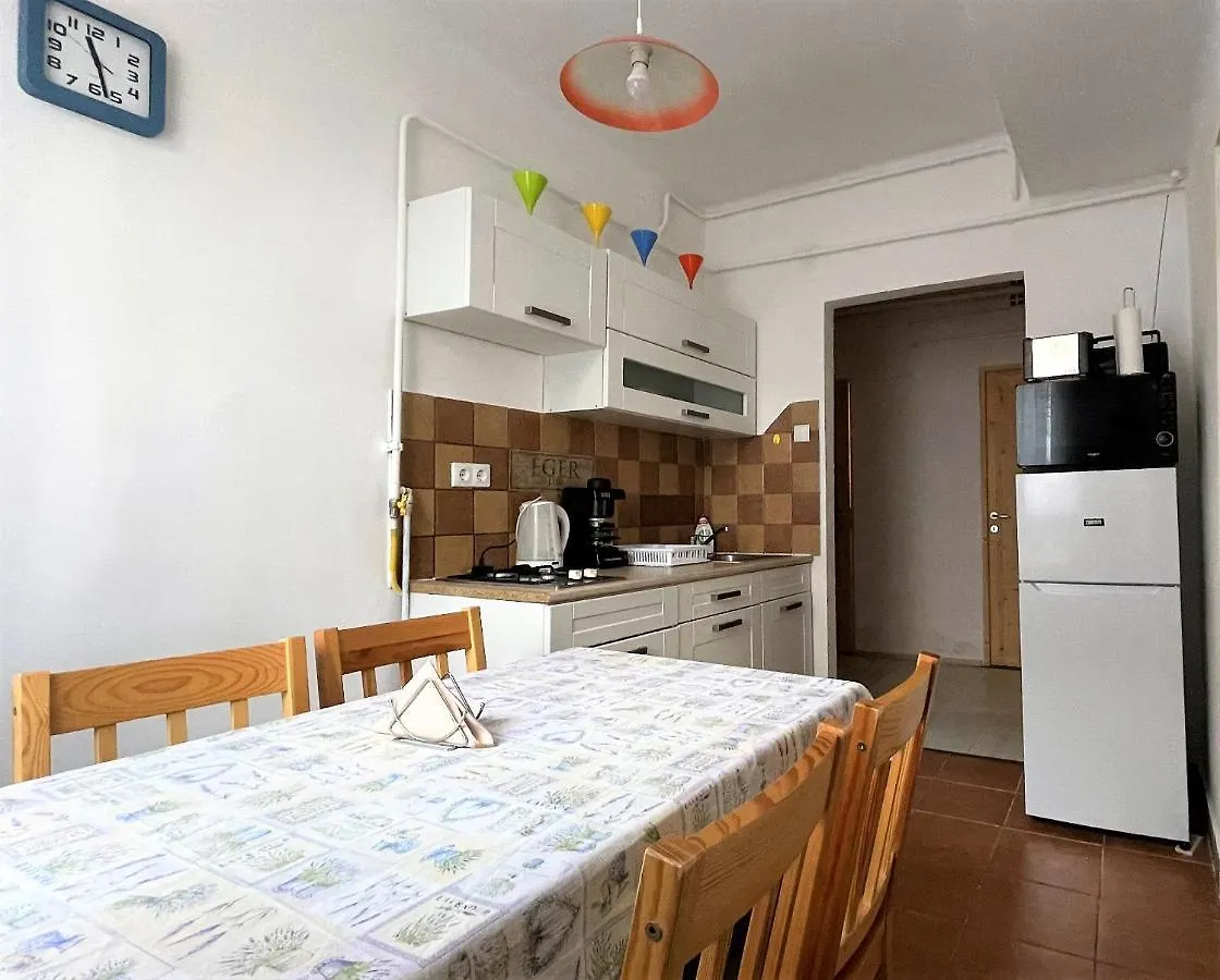 Apartment Evi Apartman Eger