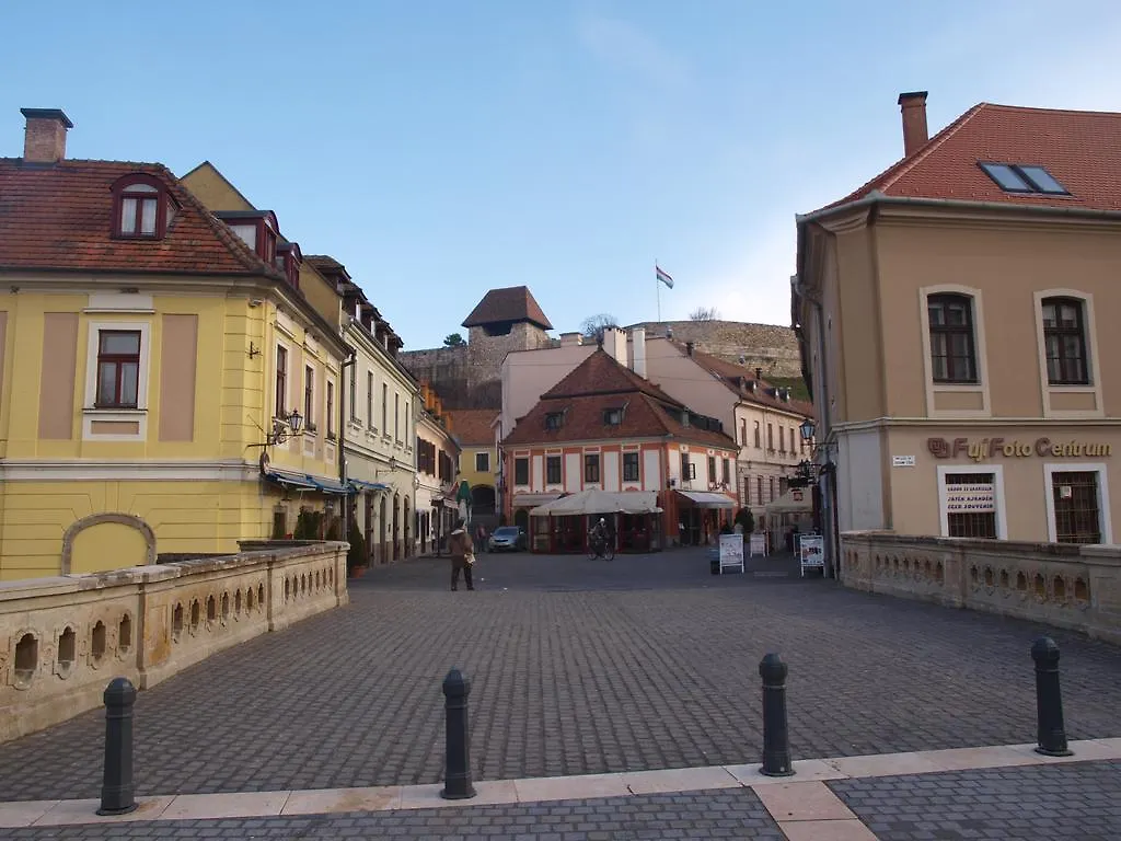 Evi Apartman Eger Apartment